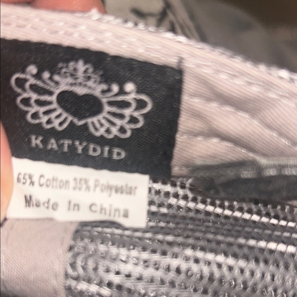 Gray Distressed mesh back Trucker Hat with Embroidery - Picture 4 of 4